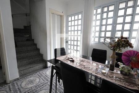 Sala de casa de condomínio à venda com 3 quartos, 120m² em Vila Metalúrgica, Santo André