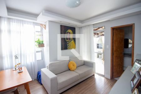 Sala de TV de apartamento à venda com 2 quartos, 133m² em Fonte Grande, Contagem