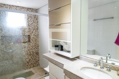 Banheiro da Suíte de apartamento à venda com 4 quartos, 142m² em Vila Alexandria, São Paulo