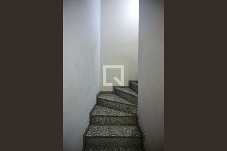 Escada de casa à venda com 3 quartos, 125m² em Jardim Umarizal, São Paulo