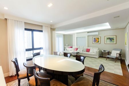 Sala de apartamento à venda com 3 quartos, 158m² em Vila Olímpia, São Paulo