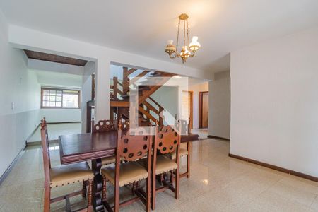 Casa para alugar com 4 quartos, 334m² em Guarujá, Porto Alegre