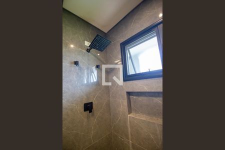 Banheiro da Suíte 1 de casa de condomínio para alugar com 4 quartos, 299m² em Ecoresidencial Jequitiba, Votorantim