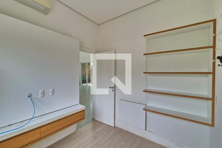 Quarto  de casa de condomínio à venda com 5 quartos, 583m² em Swiss Park, Campinas