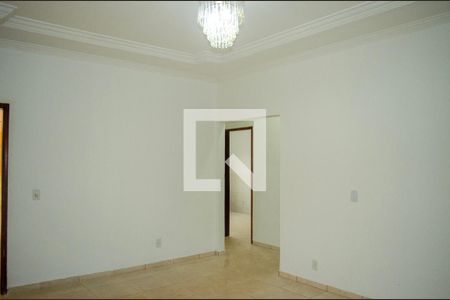 Casa para alugar com 4 quartos, 300m² em Residencial Licardino Ney, Goiânia