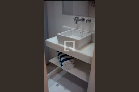 Banheiro de apartamento à venda com 1 quarto, 35m² em Copacabana, Rio de Janeiro
