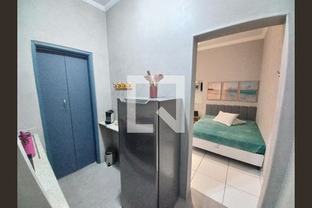 Cozinha de apartamento para alugar com 1 quarto, 20m² em Itararé, São Vicente