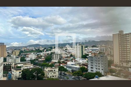 Vista  de apartamento à venda com 2 quartos, 82m² em Sagrada Família, Belo Horizonte
