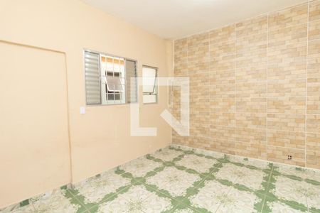 Quarto 1 de casa para alugar com 2 quartos, 70m² em Vila Carmosina, São Paulo