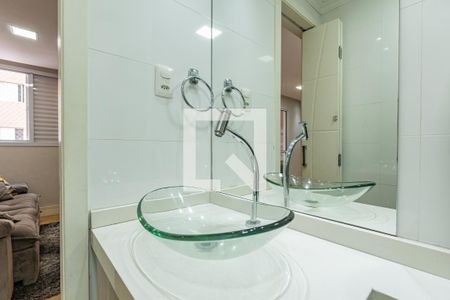 Banheiro de apartamento para alugar com 2 quartos, 69m² em Vila das Merces, São Paulo