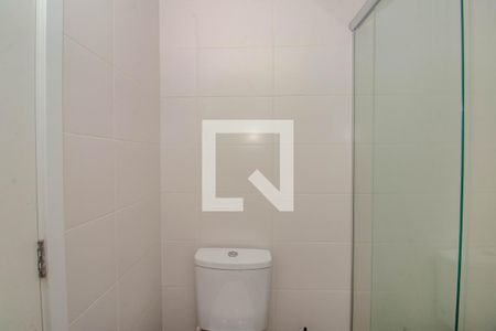 Banheiro de kitnet/studio para alugar com 1 quarto, 41m² em São João, Porto Alegre