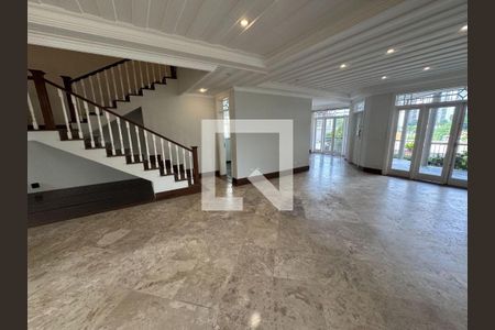 Casa à venda com 4 quartos, 437m² em Alphaville Residencial Um, Barueri