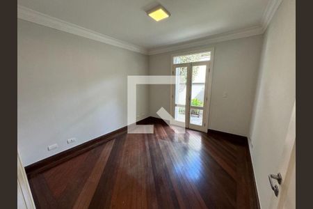 Casa à venda com 4 quartos, 437m² em Alphaville Residencial Um, Barueri