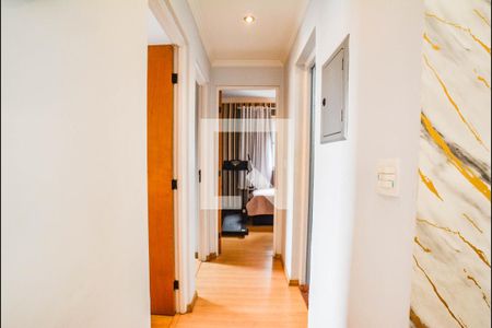 Corredor de apartamento à venda com 3 quartos, 61m² em Vila Luzita, Santo André