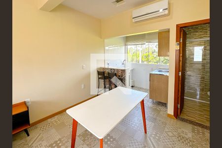 Sala/Quarto de kitnet/studio para alugar com 1 quarto, 25m² em São João do Rio Vermelho, Florianópolis