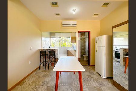 Sala/Quarto de kitnet/studio para alugar com 1 quarto, 25m² em São João do Rio Vermelho, Florianópolis