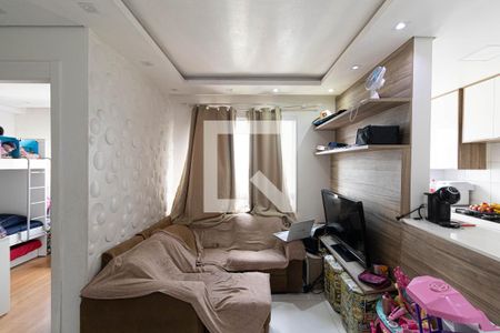 Sala/Cozinha/Área de Serviço  de apartamento para alugar com 2 quartos, 48m² em Vila Carmosina, São Paulo