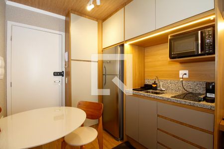 Sala e Cozinha de apartamento à venda com 1 quarto, 30m² em Pinheiros, São Paulo