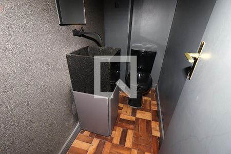 Lavabo da Sala de casa à venda com 3 quartos, 185m² em São João, Porto Alegre