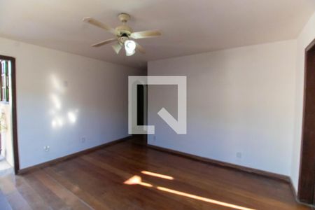 Sala de casa para alugar com 4 quartos, 230m² em Maravista, Niterói