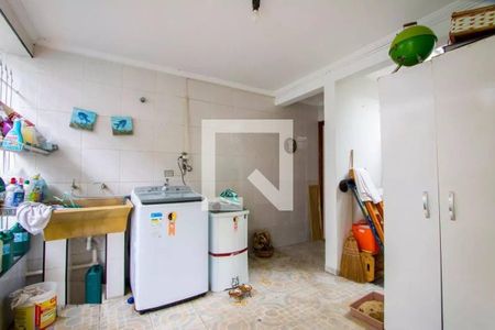 Casa à venda com 4 quartos, 224m² em Parque Novo Oratório, Santo André