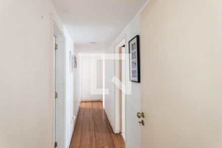 Corredor de apartamento à venda com 3 quartos, 110m² em Grajaú, Rio de Janeiro