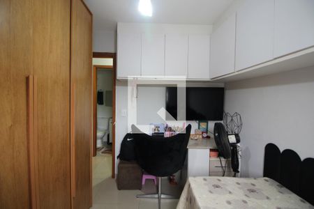 Quarto 1 de apartamento para alugar com 2 quartos, 65m² em Taquara, Rio de Janeiro