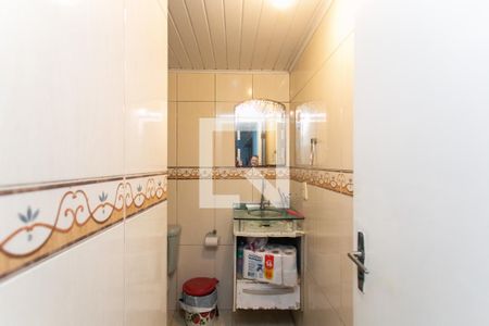 Banheiro  de apartamento à venda com 2 quartos, 52m² em Conjunto Residencial José Bonifácio, São Paulo