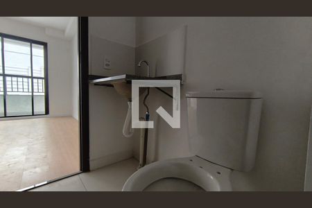 Banheiro de kitnet/studio para alugar com 1 quarto, 25m² em Ipiranga, São Paulo