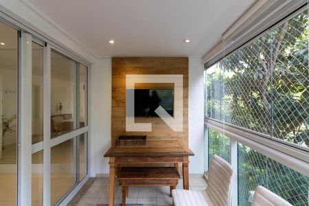 Varanda de apartamento para alugar com 2 quartos, 100m² em Vila Olímpia, São Paulo