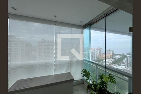 Varanda de apartamento para alugar com 3 quartos, 150m² em Barra da Tijuca, Rio de Janeiro