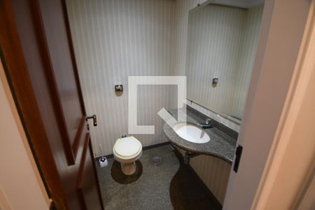 Lavabo de apartamento à venda com 3 quartos, 137m² em Cambuí, Campinas