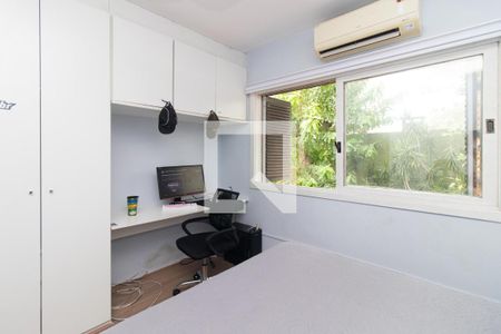 Quarto 1 de casa de condomínio para alugar com 4 quartos, 311m² em Pedra Redonda, Porto Alegre