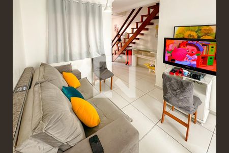 Sala de TV de apartamento para alugar com 2 quartos, 71m² em Ingleses Norte, Florianópolis