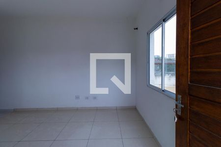 Sala de casa de condomínio para alugar com 2 quartos, 70m² em Parque Rizzo, Cotia