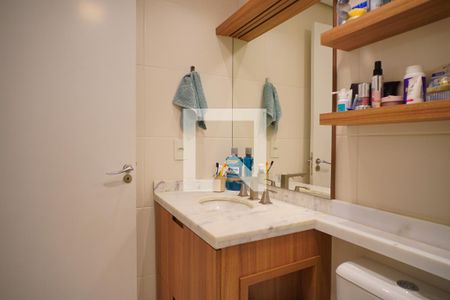 Banheiro suíte  de apartamento à venda com 3 quartos, 90m² em Petrópolis, Porto Alegre