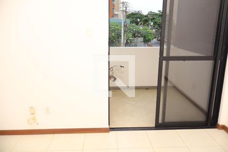 Sala de apartamento para alugar com 2 quartos, 70m² em Jardim Armação, Salvador