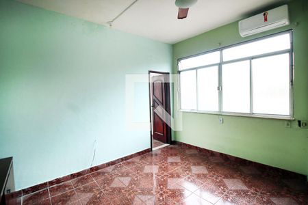 Sala 2 de casa à venda com 3 quartos, 150m² em Brás de Pina, Rio de Janeiro