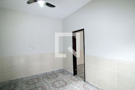 Sala 1 de casa à venda com 3 quartos, 150m² em Brás de Pina, Rio de Janeiro