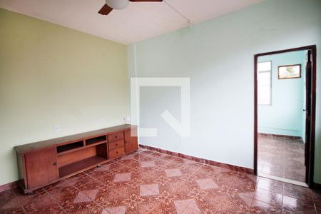 Sala 2 de casa à venda com 3 quartos, 150m² em Brás de Pina, Rio de Janeiro