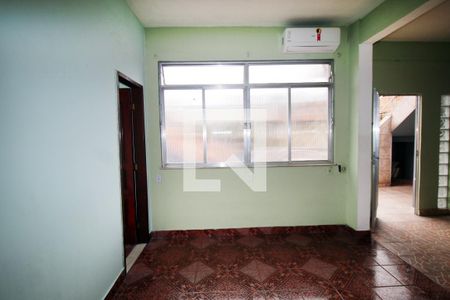 Sala 2 de casa à venda com 3 quartos, 150m² em Brás de Pina, Rio de Janeiro