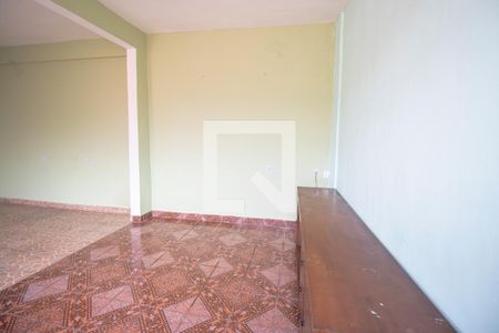 Sala 1 de casa à venda com 3 quartos, 150m² em Brás de Pina, Rio de Janeiro