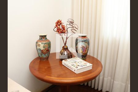 Detalhe da sala  de apartamento para alugar com 5 quartos, 350m² em Setor Oeste, Goiânia