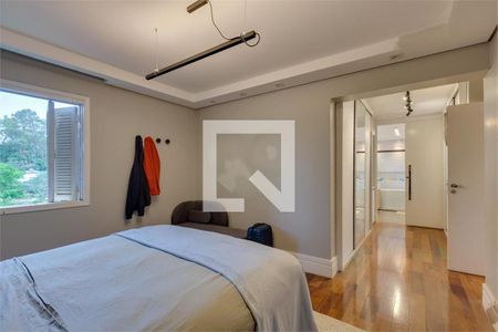 Casa à venda com 4 quartos, 409m² em Jardim Marajoara, São Paulo