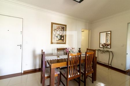 Sala de apartamento à venda com 3 quartos, 82m² em Vila Itapura, Campinas