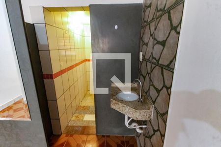 Banheiro de casa para alugar com 1 quarto, 44m² em Vila Tramontano, São Paulo