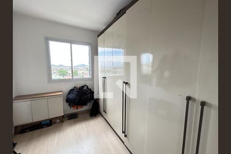 Quarto de apartamento para alugar com 2 quartos, 52m² em Marechal Hermes, Rio de Janeiro
