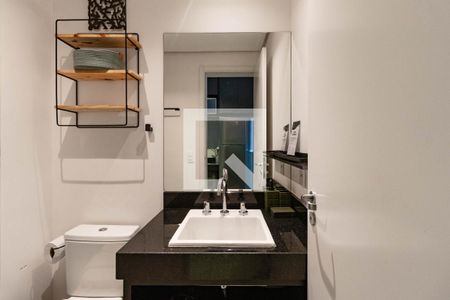 Banheiro de kitnet/studio para alugar com 1 quarto, 24m² em Pompeia, São Paulo
