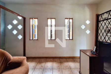 Sala de casa para alugar com 3 quartos, 88m² em Mutondo, São Gonçalo