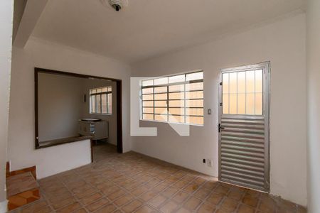 Sala de casa para alugar com 3 quartos, 143m² em Parque Sao Rafael, São Paulo